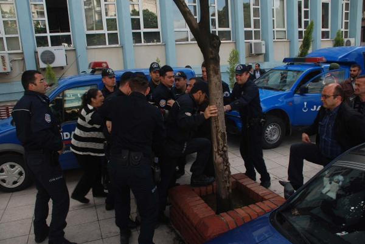 Adliyede Kavgaya 5 Gözaltı