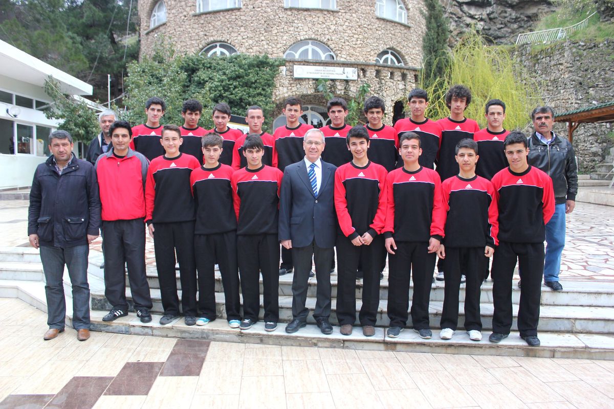 Dinar U 17\'leri Türkiye Şampiyonasına Katılıyor