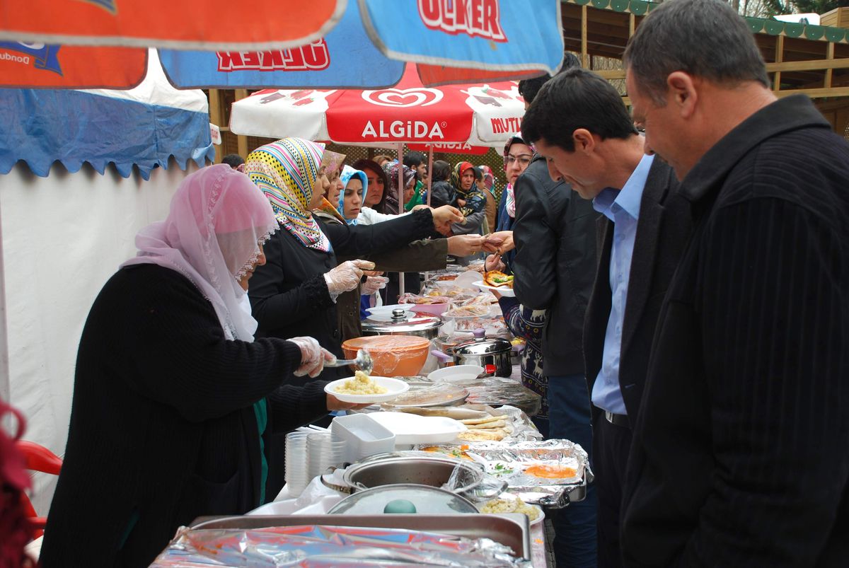 AK Parti Adıyaman Kadın Kollarından Kermese Katkı