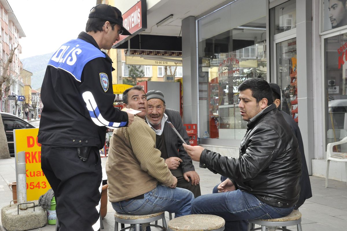 Akşehir Polisinden Broşürlü Uyarı