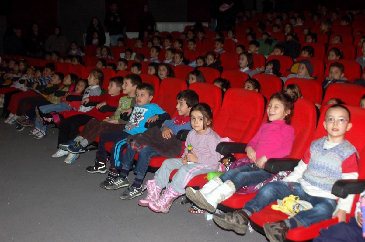 Bandırma\'da Çocuk Tiyatrosu Günleri Devam Ediyor
