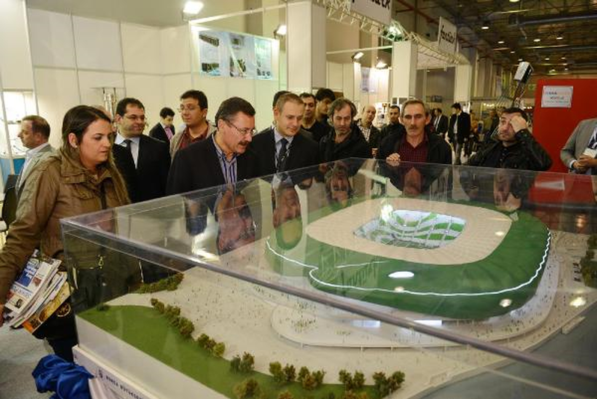 Bursa Timsah Arena\'ya Melih Gökçek\'ten Övgü