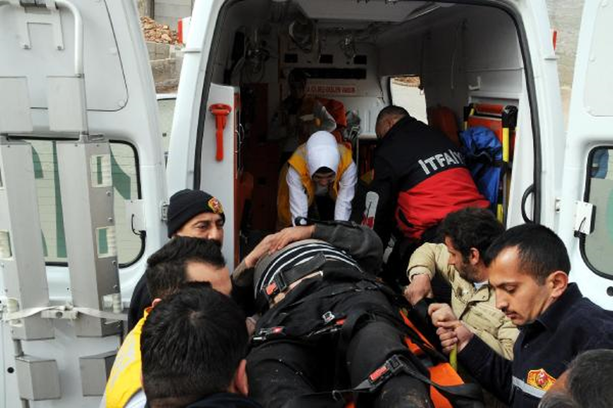 Çukura Düşen İnşaat Bekçisini İtfaiye Kurtardı