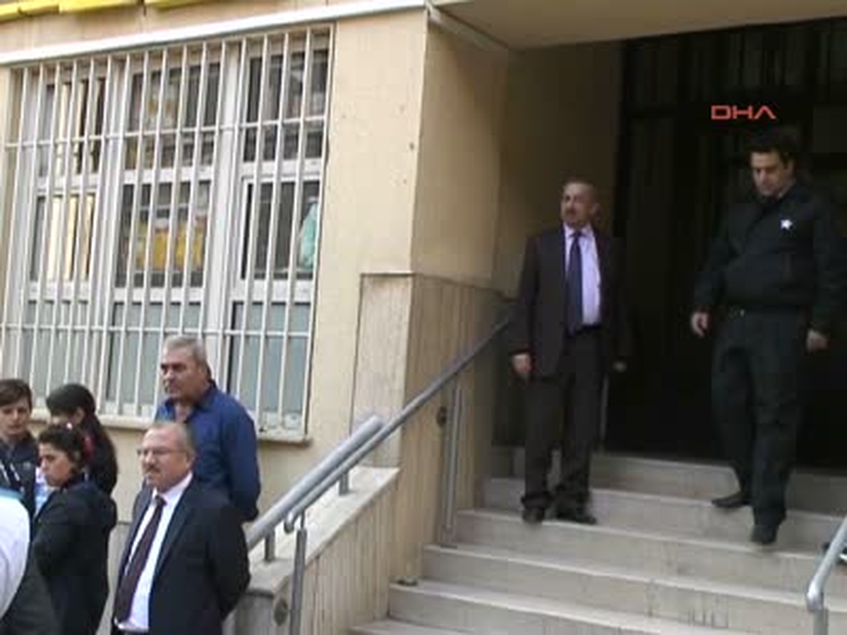 Denizli PTT Müdüründen Eylemcilere Tepki