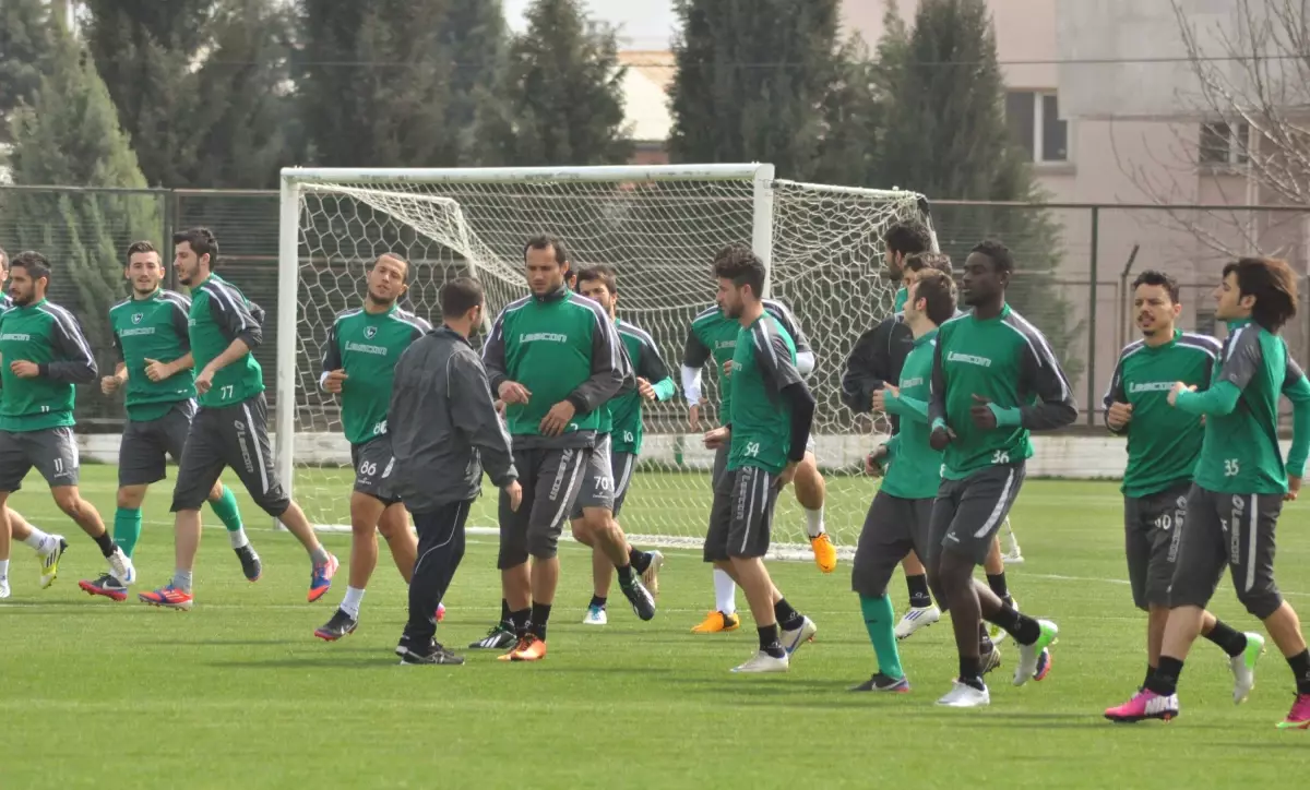 Denizlispor Çıkış Peşinde