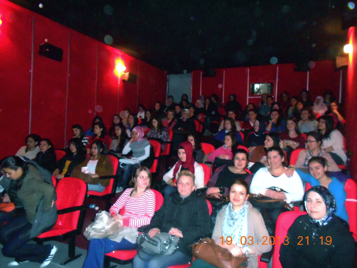 Gediz\'de Yurtkur Öğrencilerine "Çanakkale Yolun Sonu" Filmi