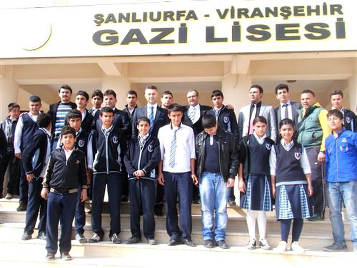 Gençlik ve Güvenli Gelecek Konulu Konferans