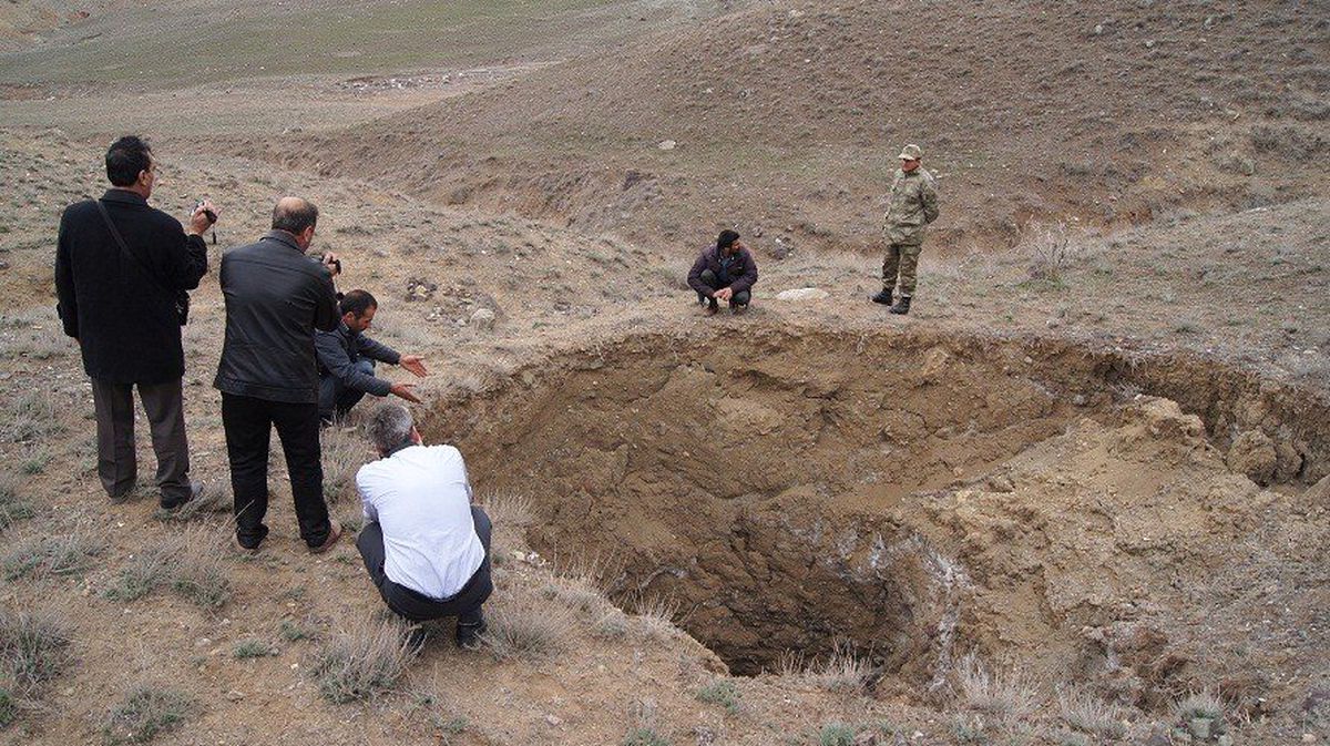 Kars\'ta Oluşan Çukurda İnceleme