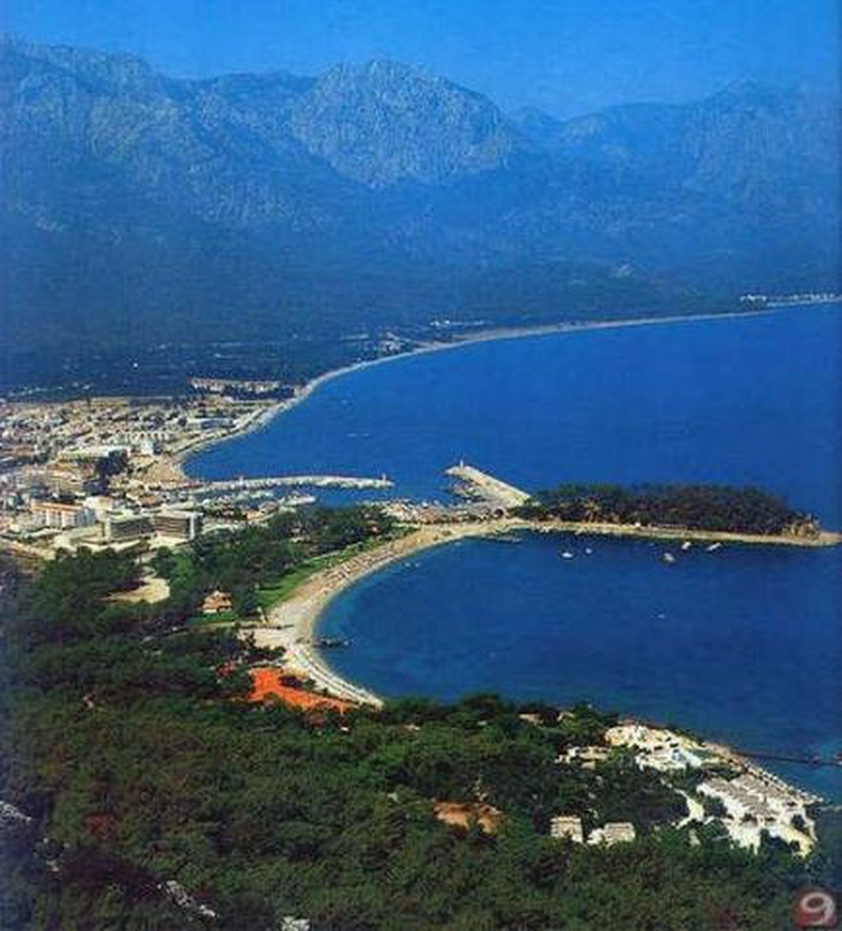 Kemer Paris\'te Tanıtıldı