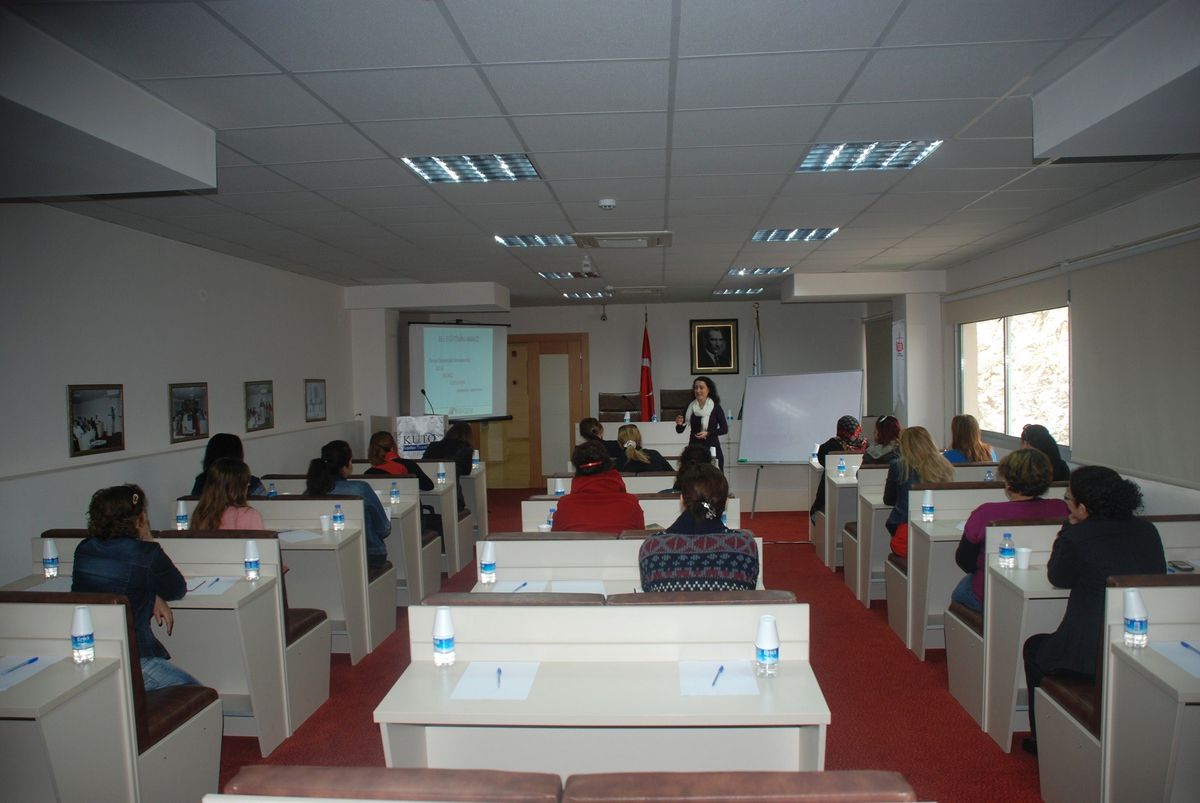 Kuşadası Ticaret Odası Girişimcilik Eğitimleri Başladı