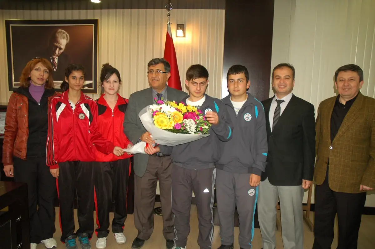 Manavgat Lisesi\'nden Kaymakam Bulgurlu\'ya Teşekkür