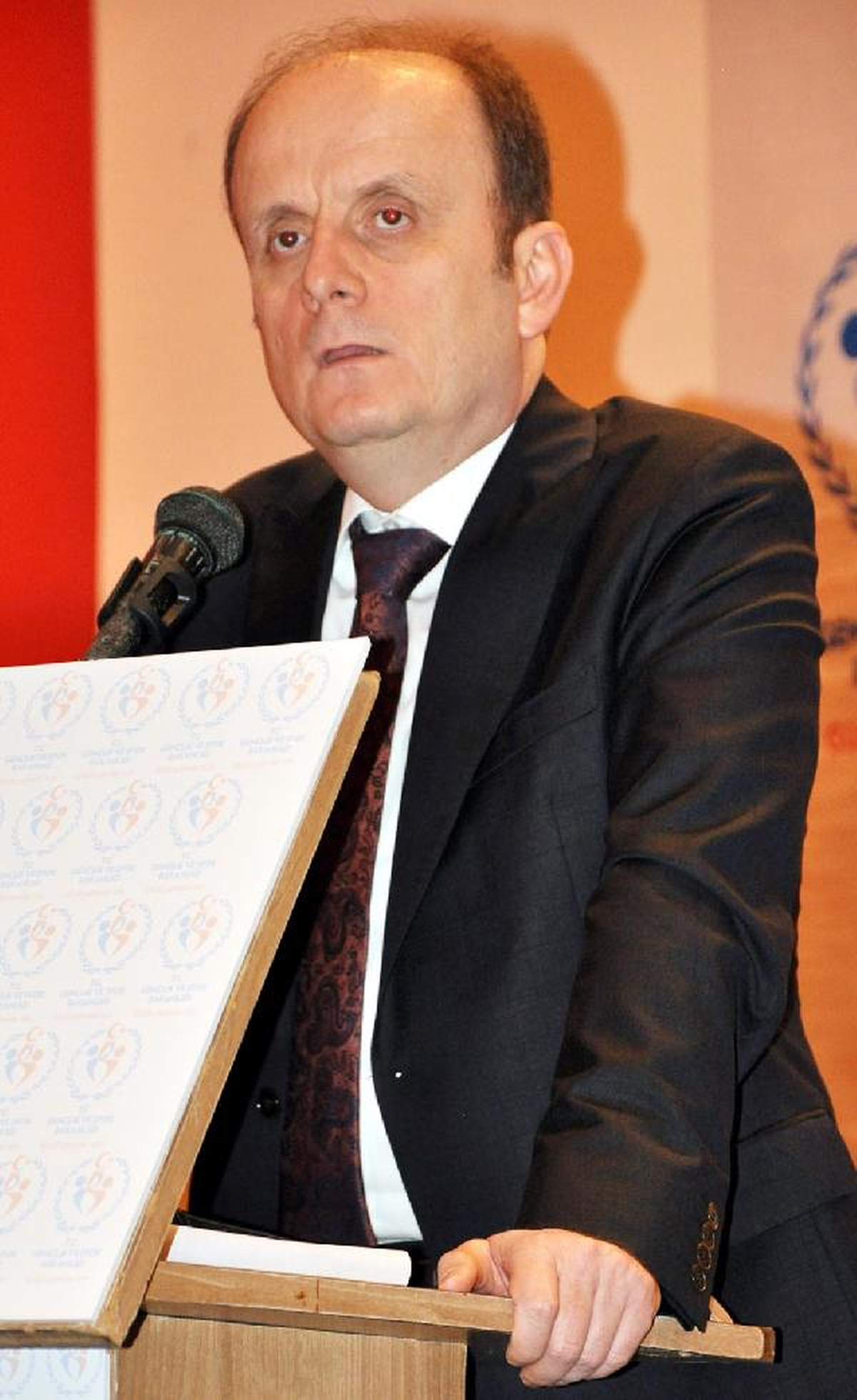 "Türkiye Tesadüfen Sporcu Yetiştirdi"