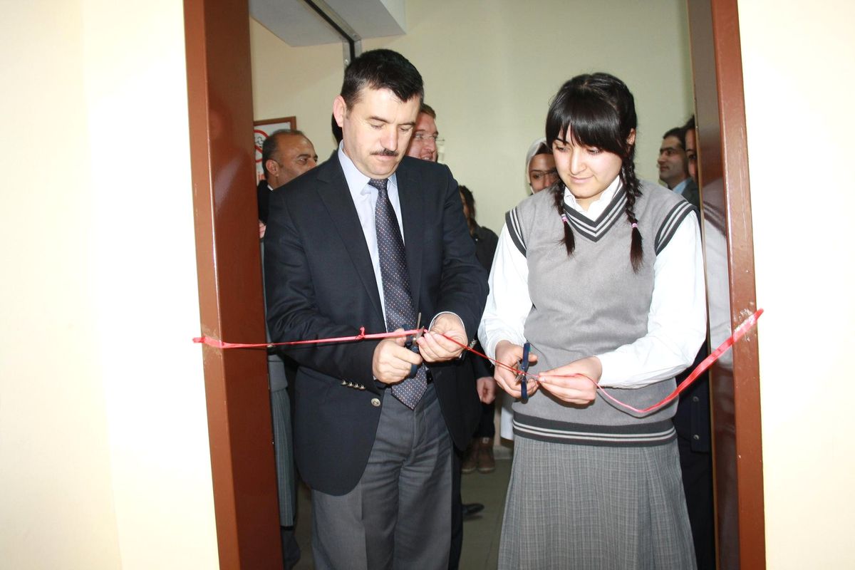 Müdür Başak\'tan, Kız Meslek Lisesi\'ne Ziyaret