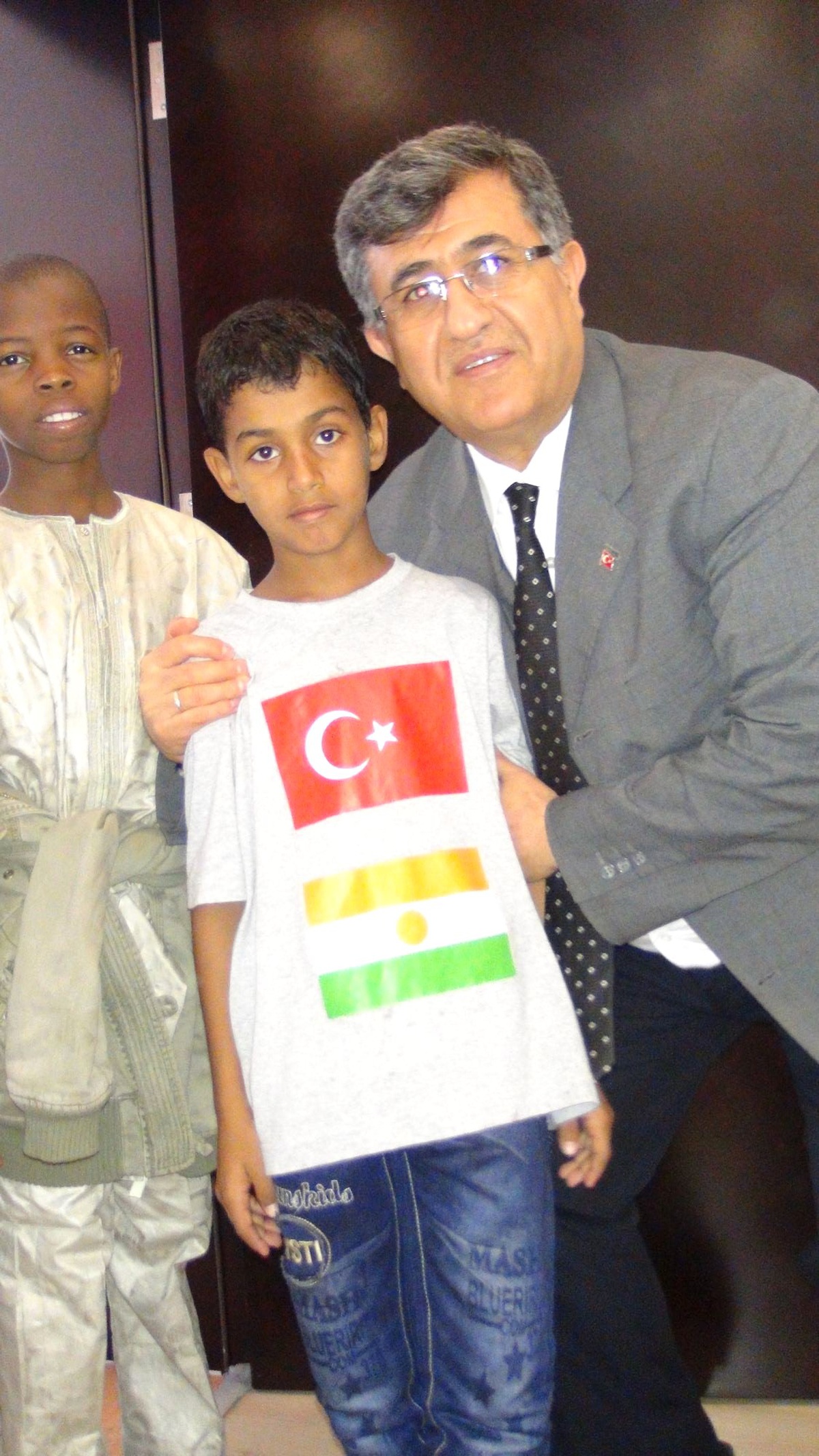 Nijer Türk Koleji Öğrencileri Manavgat Kaymakamı Bulgurlu\'yu Ziyaret Etti