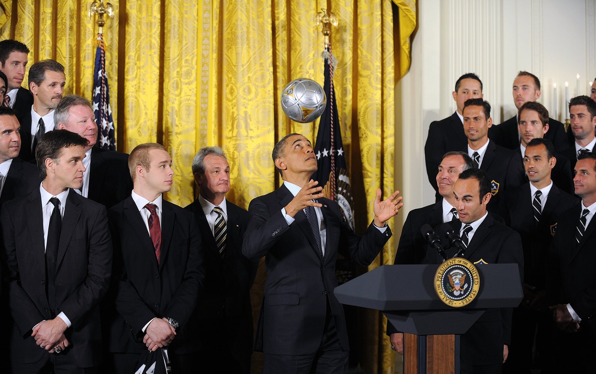 Obama, Los Angeles Futbol ve Hokey Şampiyonlarını Kutladı