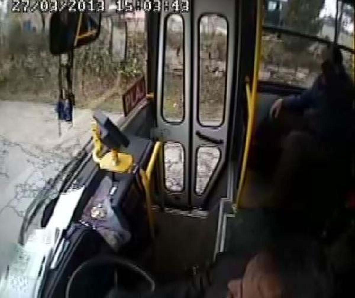 Öğrenci Midibüsü ile Tır Çarpıştı: 1 Ölü, 20 Yaralı (2)
