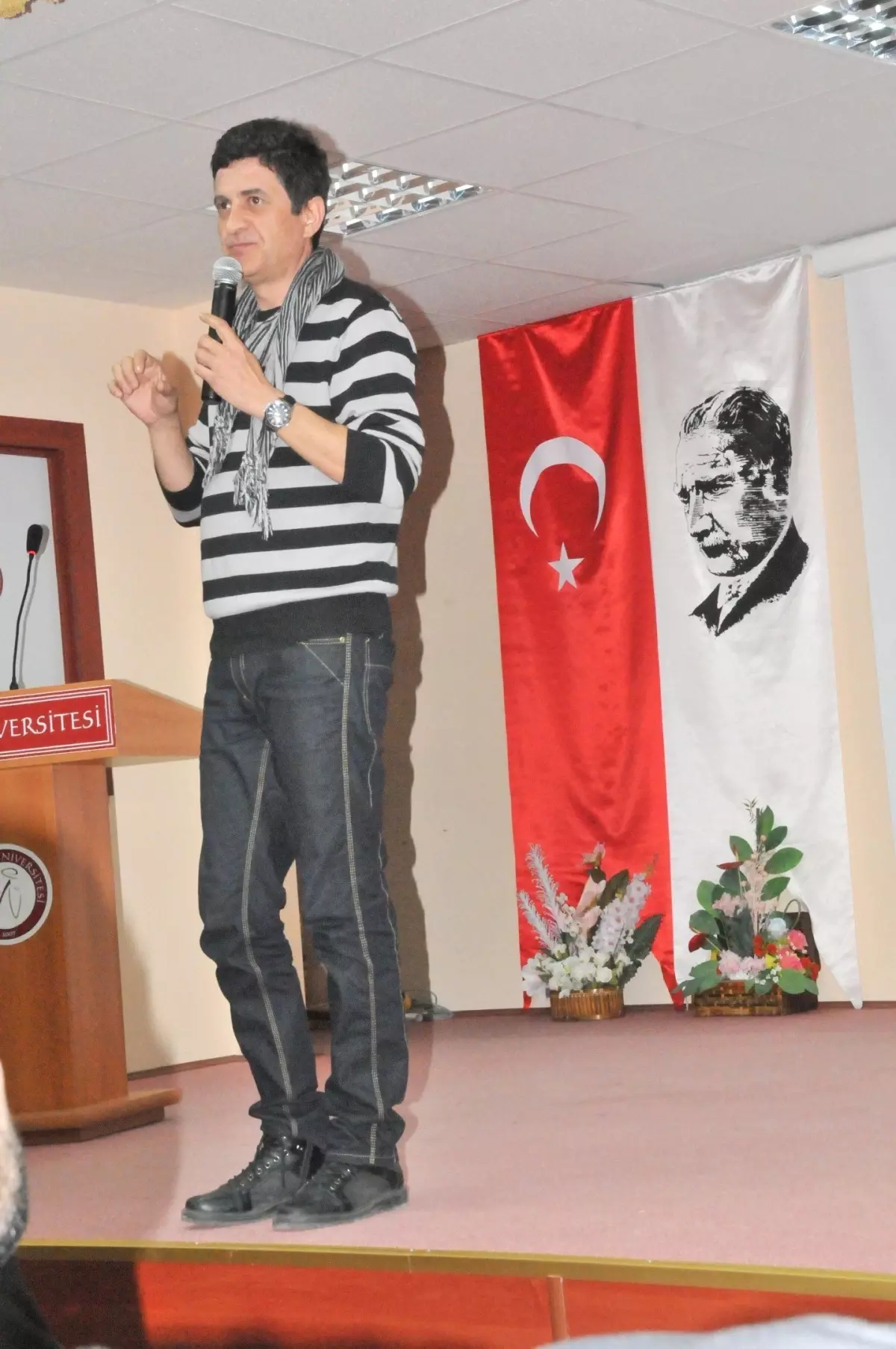 Oyuncu Cengiz Küçükayvaz, Üniversite Öğrencileri ile Biraraya Geldi