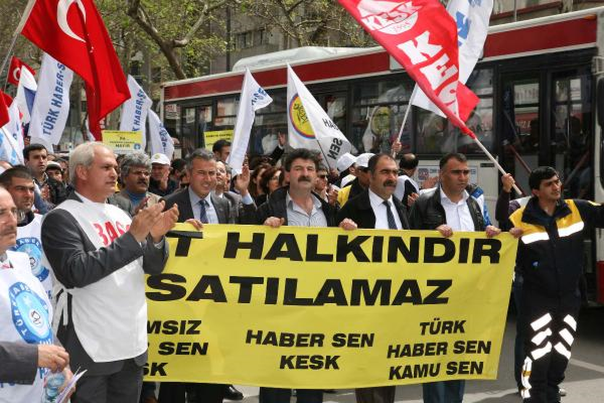PTT\'de Bir Günlük Grev İşe Yaradı