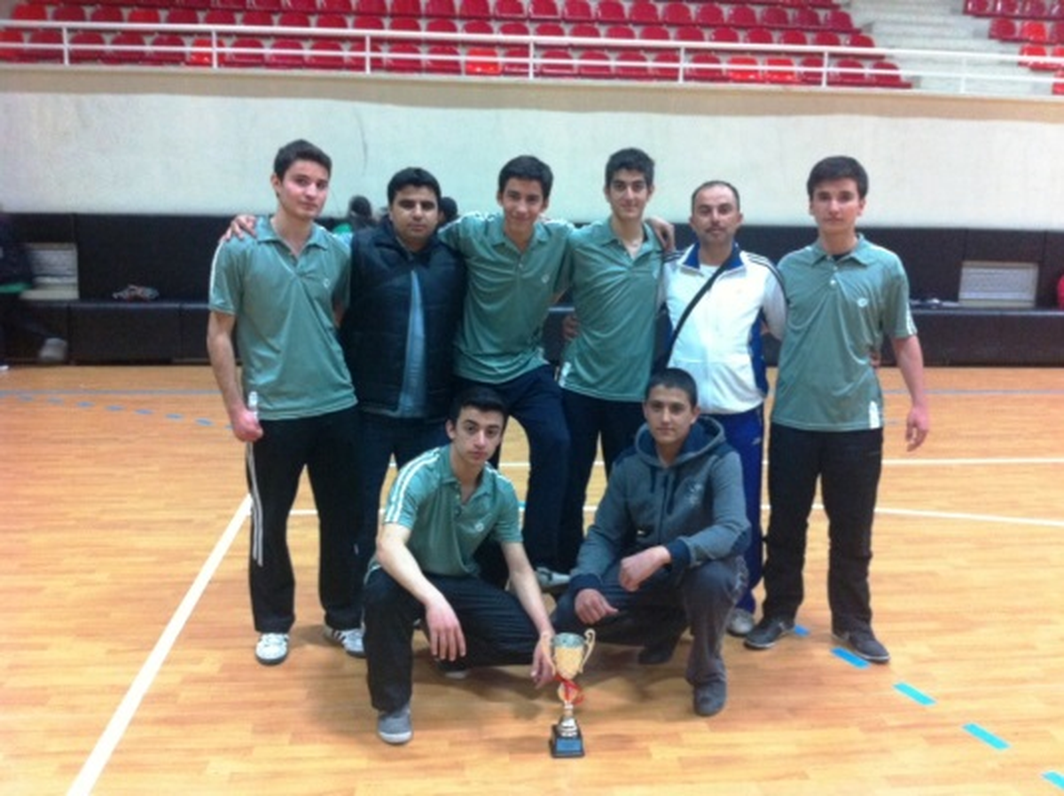 Sunguroğlu Koleji Badminton Turnuvasına Üçüncülük Elde Etti