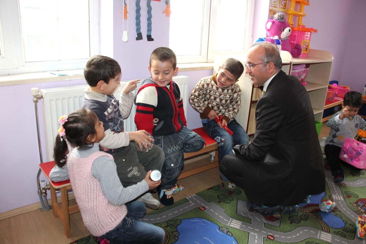 Vali Yurdakul\'un Anaokulları Ziyareti