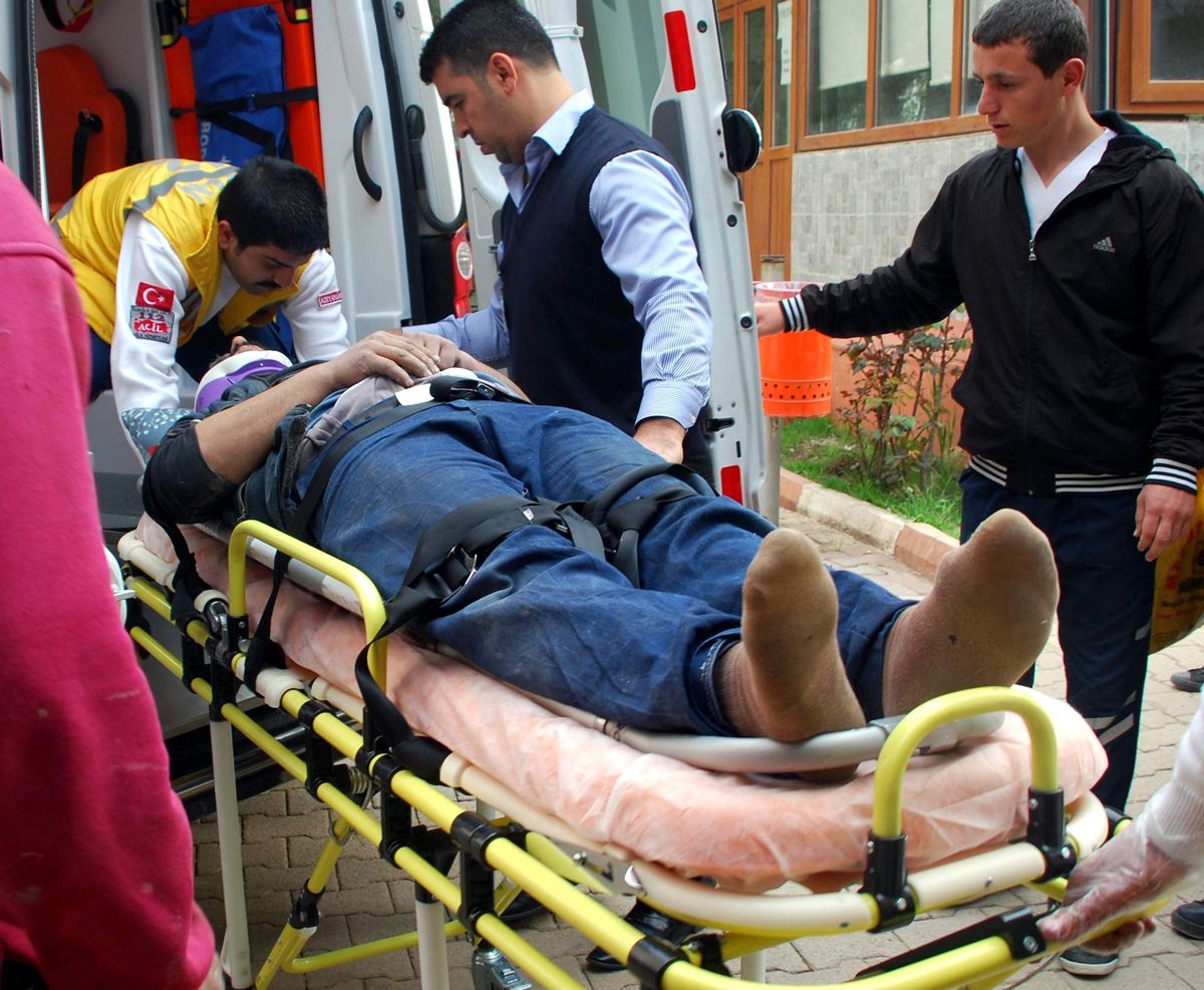 Yüksekten Düşen İşçi Yaralandı