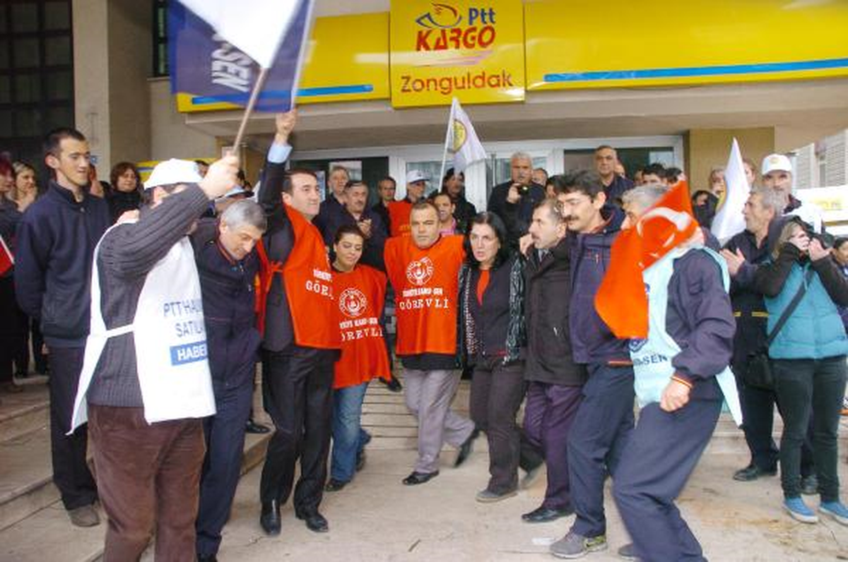 PTT Çalışanlarından Özelleştirme Eylemi