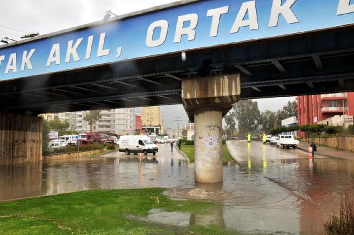 Adana\'da Yağmur Krizi