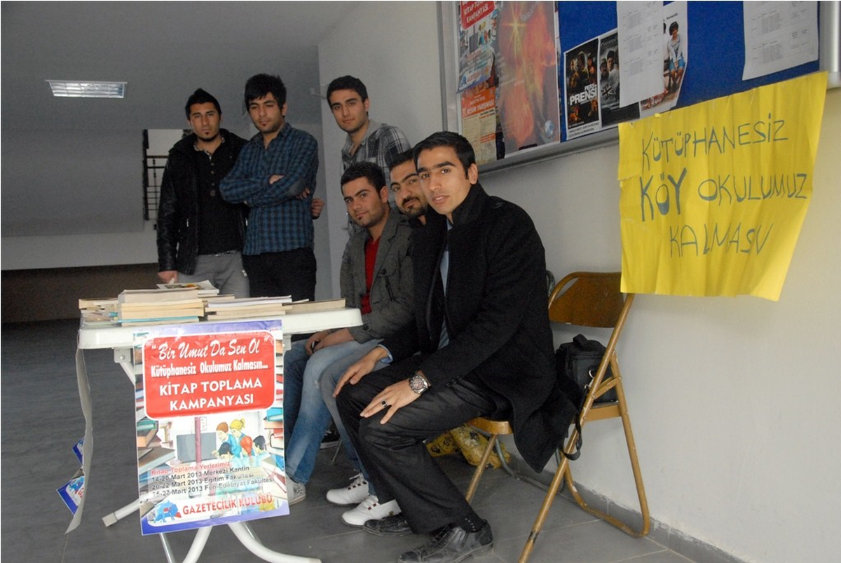 Ağrı İbrahim Çeçen Üniversitesi Öğrencilerinden Köy Okulları İçin Kütüphane Atağı