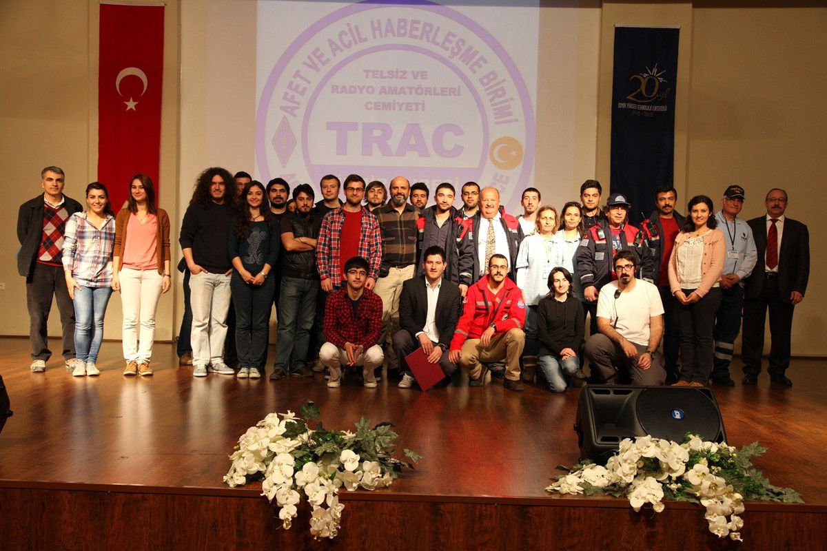 Amatör Telsizciler Astronotlarla Konuşuyor