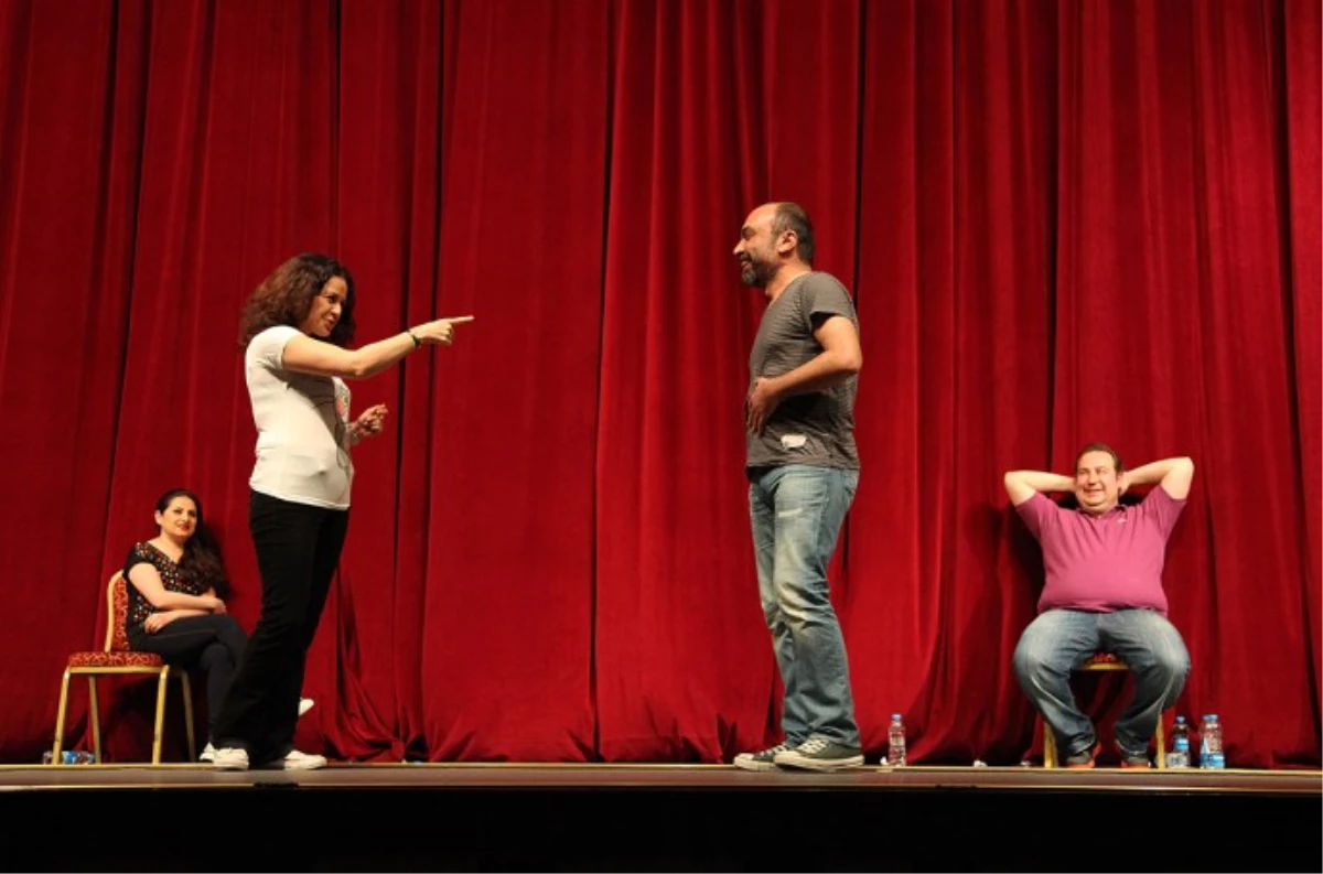 Ataşehir\'de Tiyatro Festivali Başladı