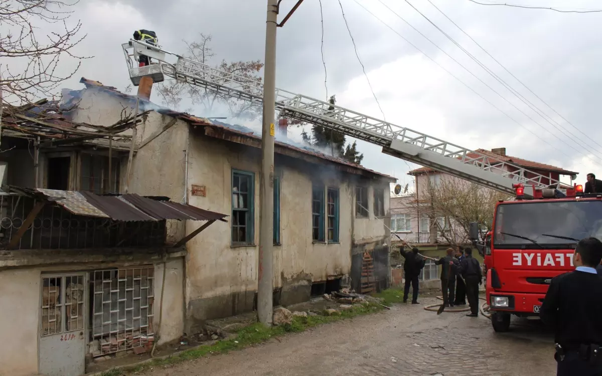 Boş Evde Çıkan Yangın Korkuttu