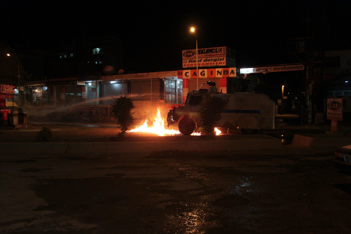 Cizre\'de İzinsiz Gösteriye Polis Müdahalesi
