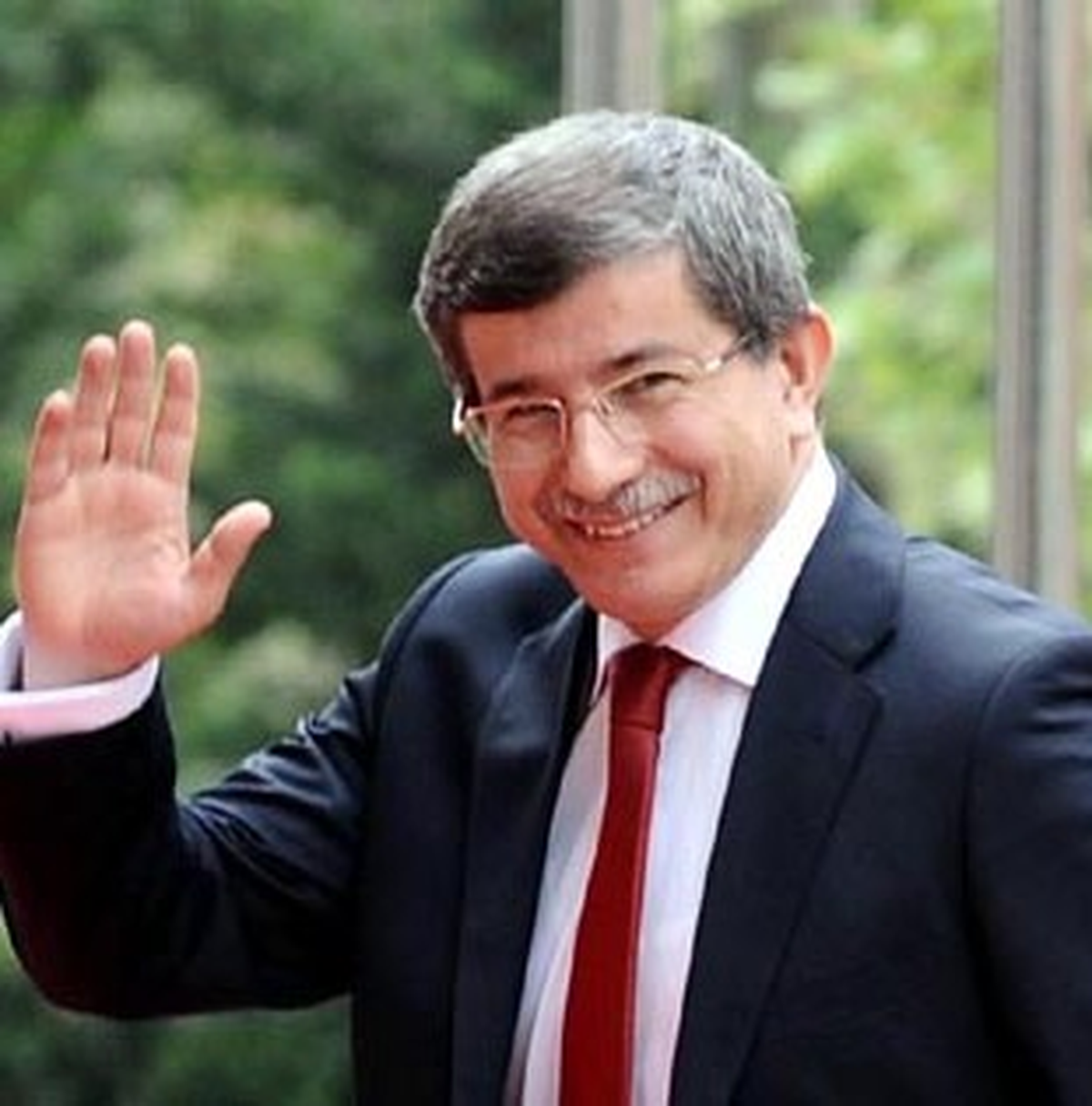Davutoğlu\'ndan Gürcü Mevkidaşına Uçak Jesti