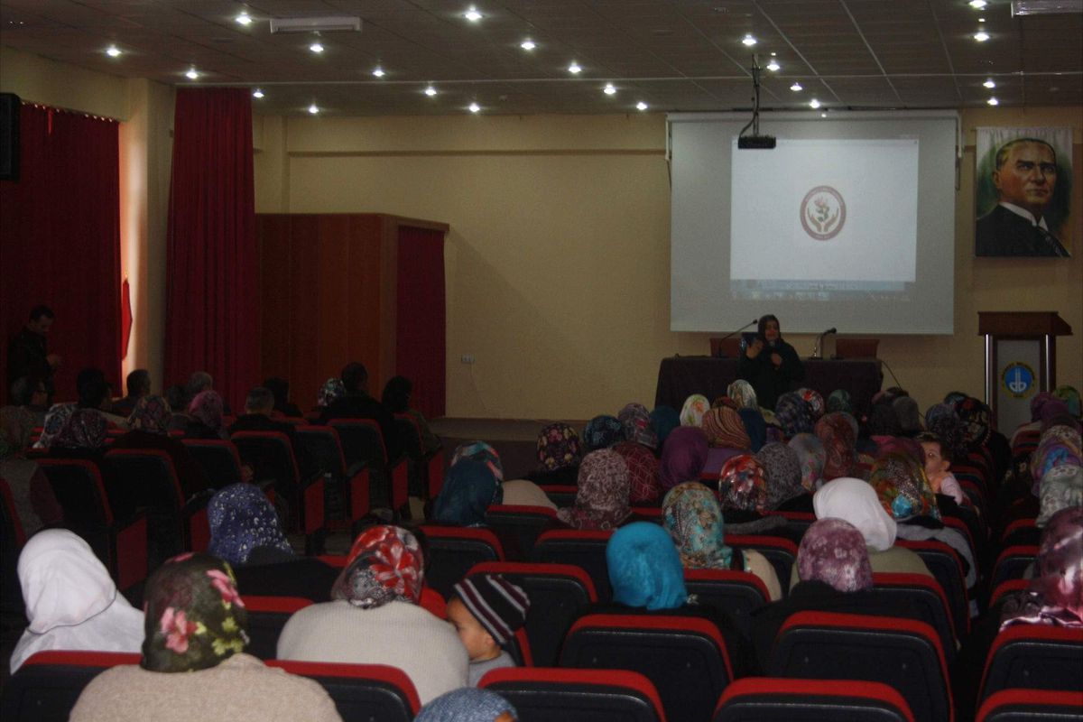 Derbent\'te \'Anne Baba Eğitimi\' Konulu Seminer