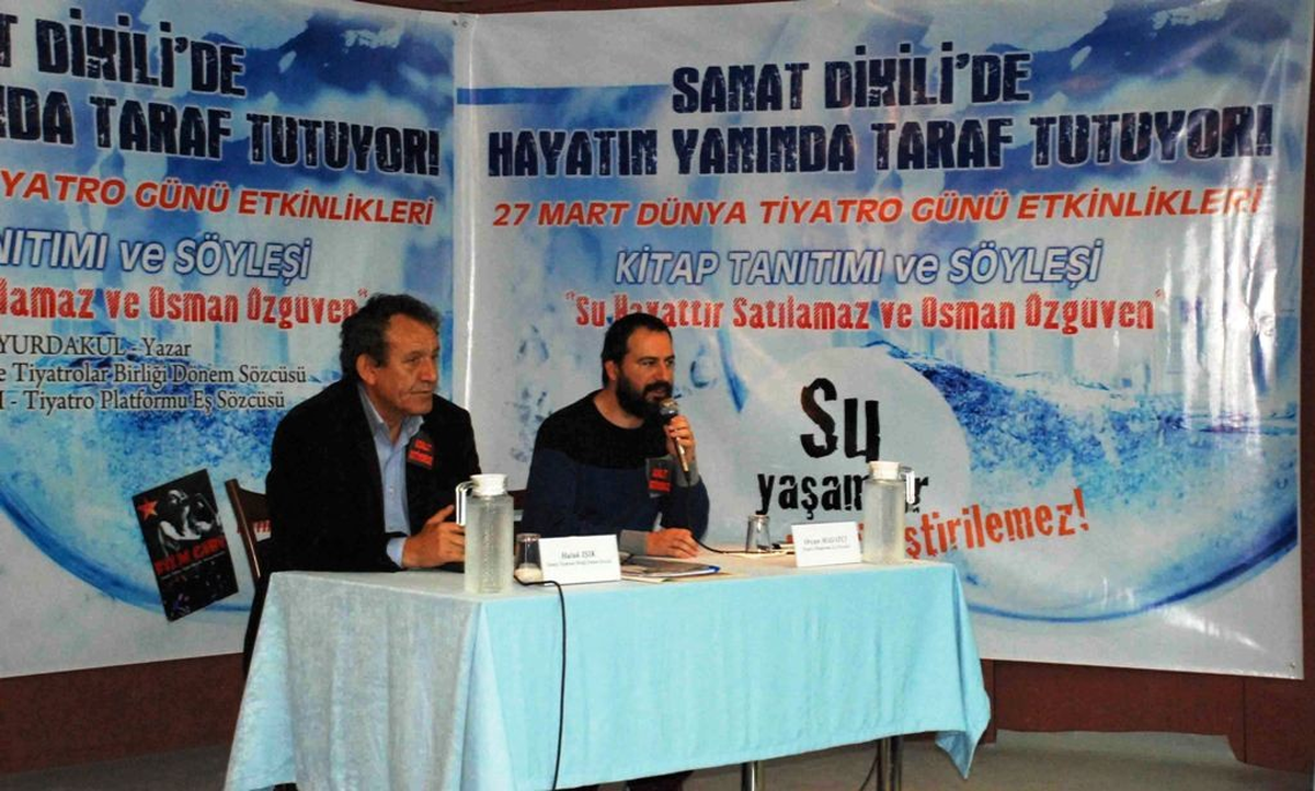 Dikili\'de, 27 Mart Dünya Tiyatrolar Günü Kutlandı