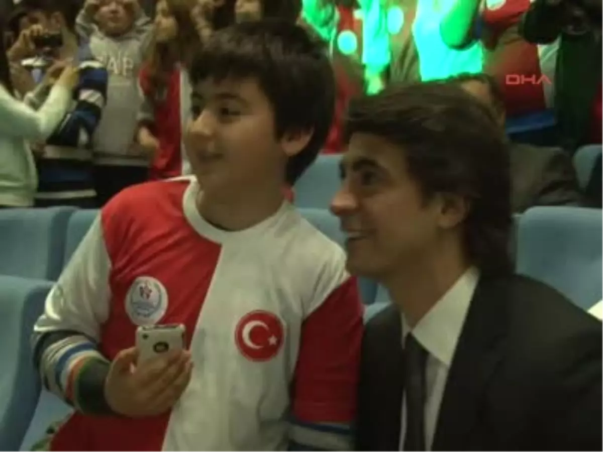 Gençlik ve Spor Bakanı Kılıç, İbrahim Kutluay ve Burcu Çetinkaya Panelde Buluştu