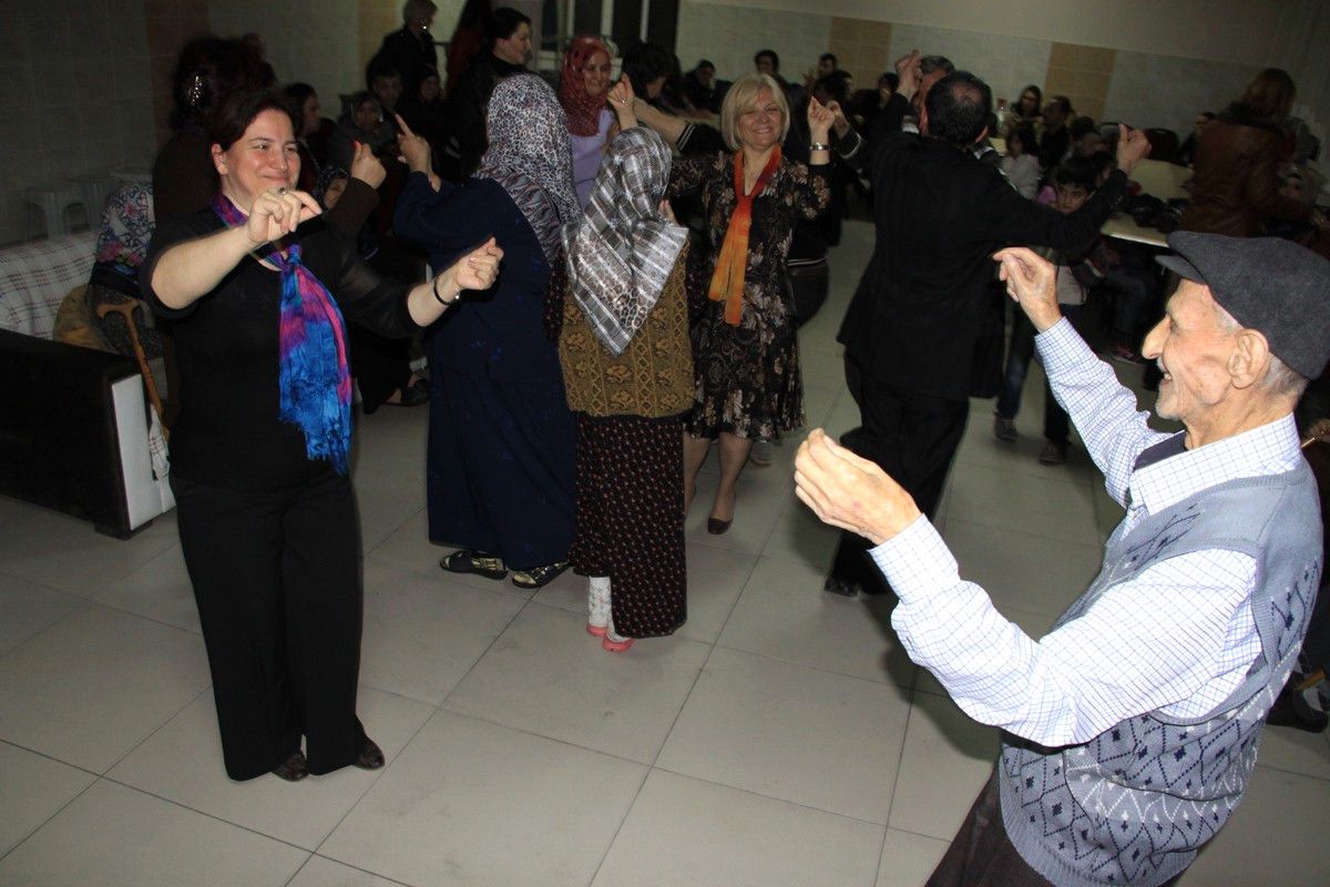 Huzurevi Sakinleri Kurtlarını Döktü