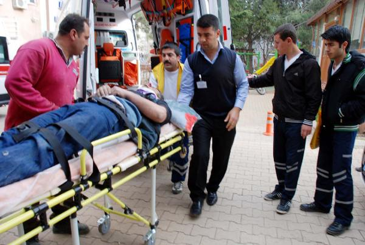 İskeleden Düşen Boyacı Yaralandı