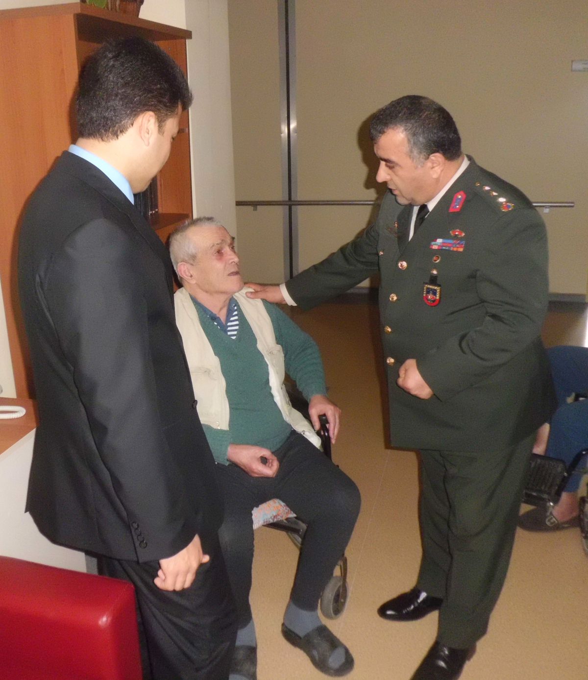Jandarma Komutanı Akça\'dan Yaşlılara Ziyaret