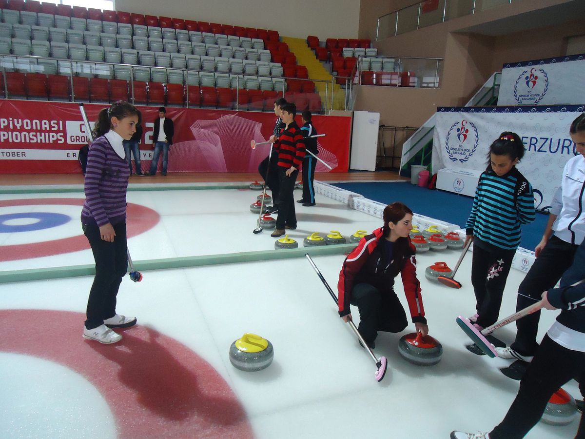 Kandilli'de Öğrencilere Curling Kursu