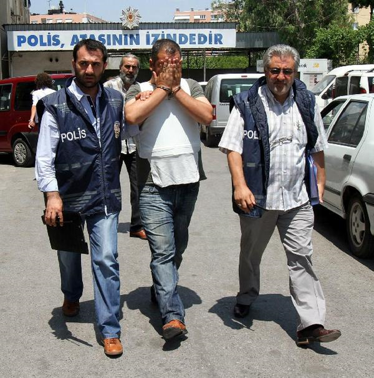 Kara Çarşaflı Cinayete Mübbet Hapis