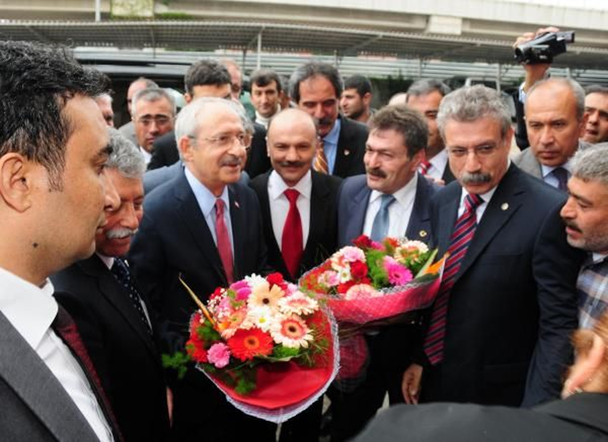 Kılıçdaroğlu Adana\'da Fabrika Ziyaret Etti