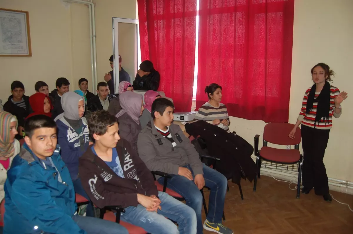 Lise Öğrencilerine Kene Eğitimi