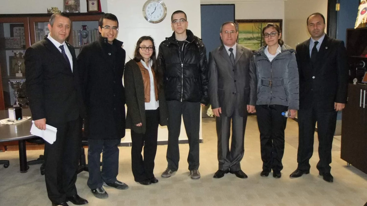 Liseler Arası Bilgi Yarışmasının Şampiyonu Gaziantep Kolej Vakfı