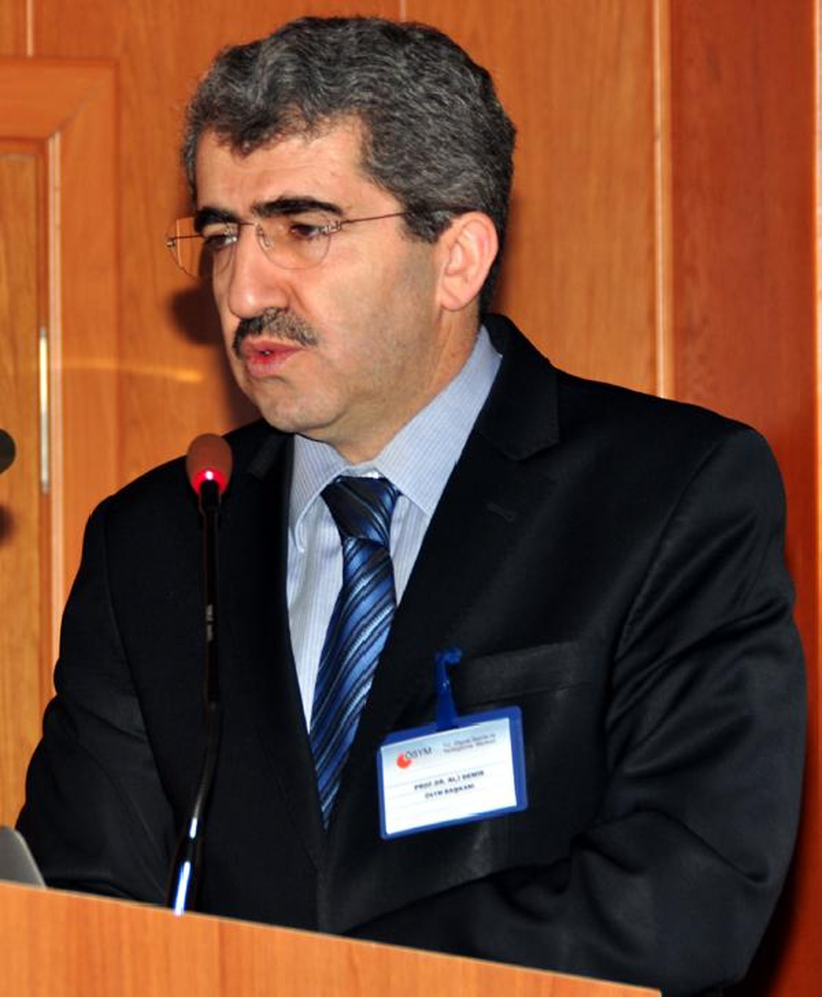 Liseli Gençlere Yumurta Cezası