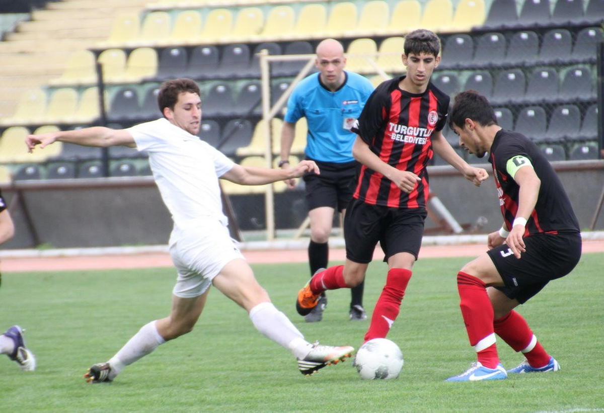 Manisa Derbisini, Akhisar Belediyespor Gençleri Aldı