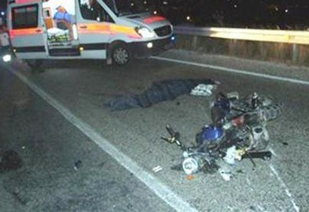 Motosiklet Şarampole Uçtu: 1 Ölü
