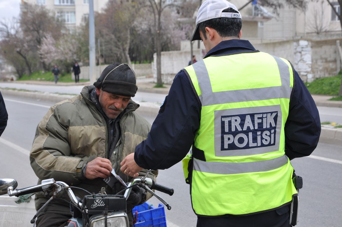 Motosiklet Sürücülerine Sıkı Denetim