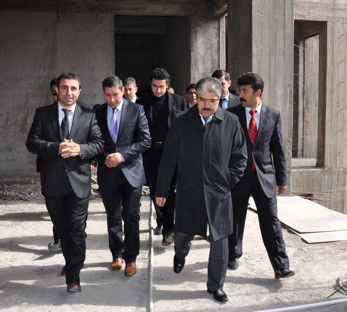 Muş Valisi Öğretmenevi İnşaatında İncelemelerde Bulundu