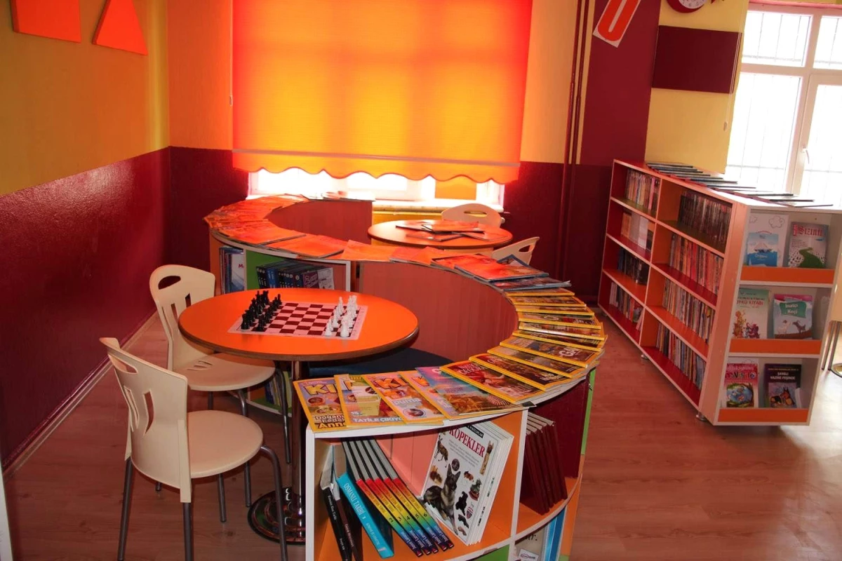 Niğde\'de İlk "Z Kütüphane" Ulukışla Hasan Gazi Ortaokulu\'nda Açıldı